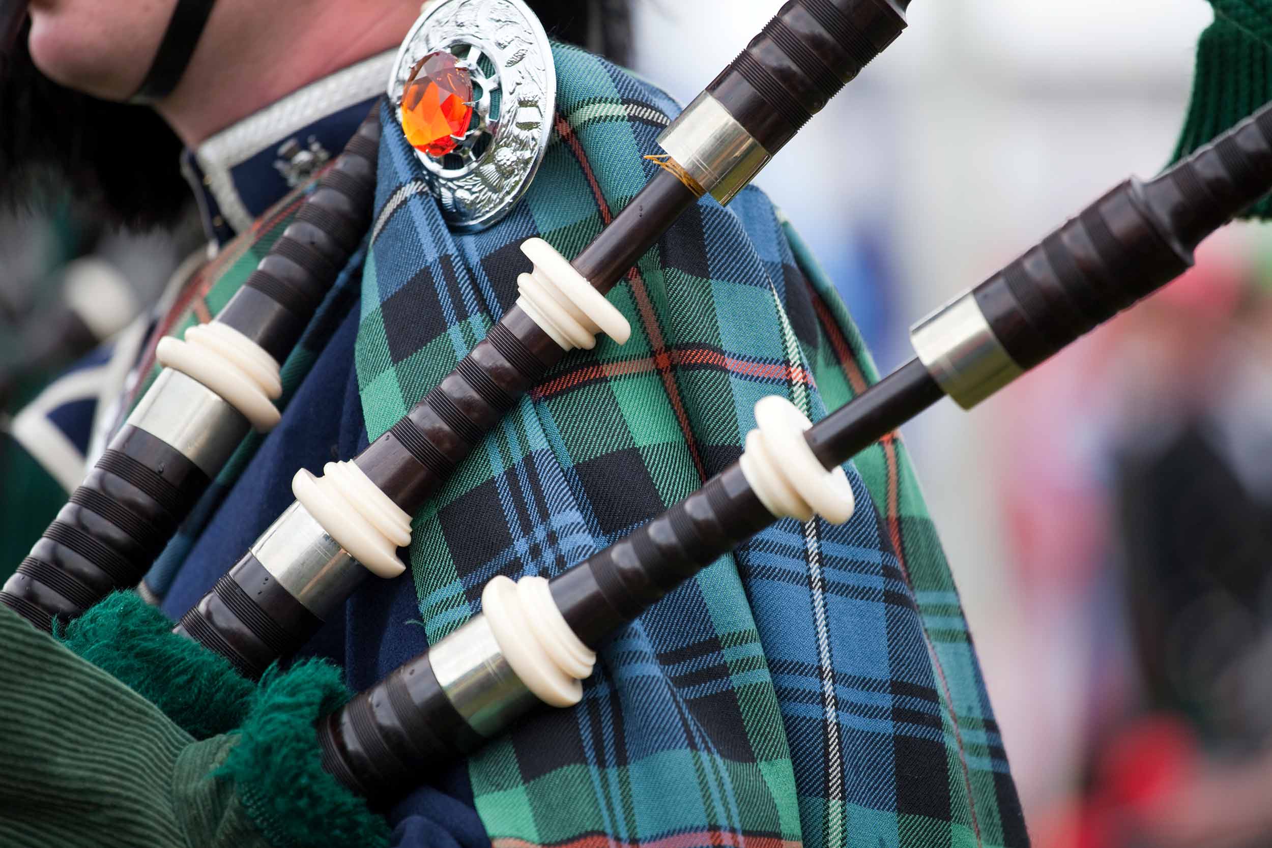 Bagpipes and tartan